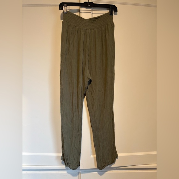 American Eagle Textured Olive Tapered Pants - Picture 2 of 3
